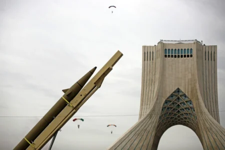 Iran ubrzano obnavlja vojne kapacitete uprkos američko-izraelskim napadima
