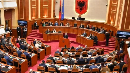 Albanski parlament usvojio rezoluciju o procesu članstva zemlje u EU