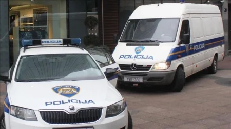 Hrvatska policija traga za vozačem kamiona koji je pobjegao nakon pokušaja krijumčarenja migranata