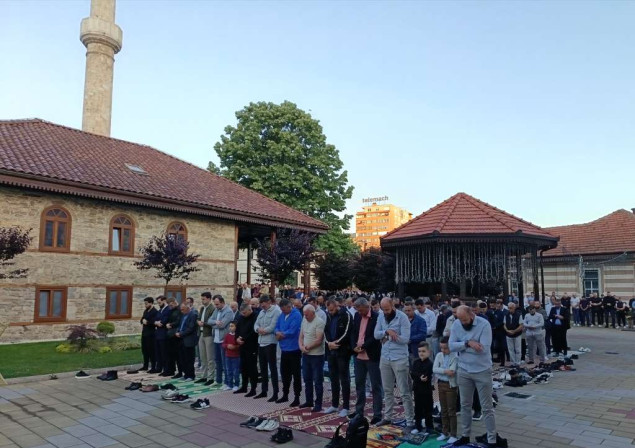 Mevludin ef. Dizdarević: Bajram je prilika da se pošalju poruke o važnosti duhovnosti i religije Mevludin ef. Dizdarević: Bajram je prilika da se pošalju poruke o važnosti duhovnosti i religije
