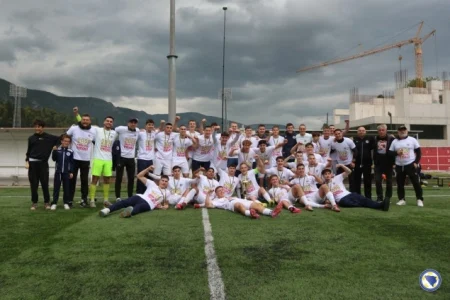 Juniori Zrinjskog pobjednici Premijer omladinske U-19 lige BiH Juniori Zrinjskog pobjednici Premijer omladinske U-19 lige BiH