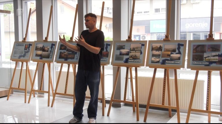 Sava devedesetih: U Orašju otvorena izložba fotografija Ante Baotića Sava devedesetih: U Orašju otvorena izložba fotografija Ante Baotića