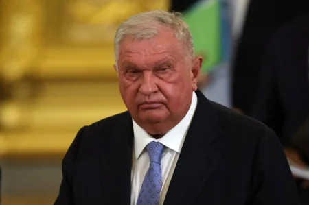 Sechin: Američke kompanije najveći dobitnici zatvaranja Hormuškog moreuza