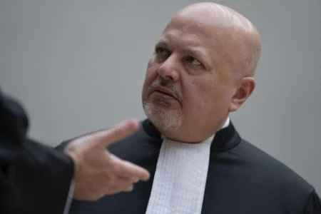 Glavni tužilac ICC-a Karim Khan suspendiran zbog optužbi za seksualno zlostavljanje Glavni tužilac ICC-a Karim Khan suspendiran zbog optužbi za seksualno zlostavljanje