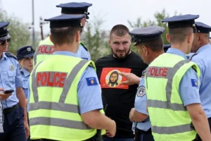 Kosovska policija: Privedeno 37 osoba zbog podsticanja mržnje tokom proslave Vidovdana