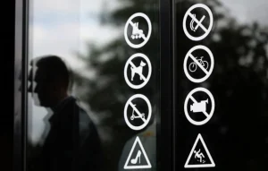 Jedna osoba ubijena, pet povrijeđeno u napadu nožem u tržnom centru u Rusiji