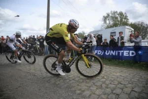 Belgijski biciklista Wout van Aert propušta Tour de France zbog povrede lakta