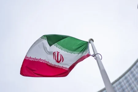 Iran osuđuje američke napade na obalne objekte, nazivajući ih kršenjem primirja
