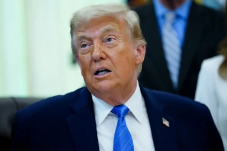 Trump: Nastavit ćemo snažne udare na Iran Trump: Nastavit ćemo snažne udare na Iran
