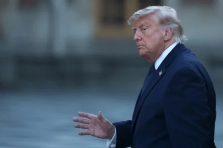 Trump kaže da je SAD tiho premjestio 87 naftnih tankera kroz Hormuški moreuz Trump kaže da je SAD tiho premjestio 87 naftnih tankera kroz Hormuški moreuz