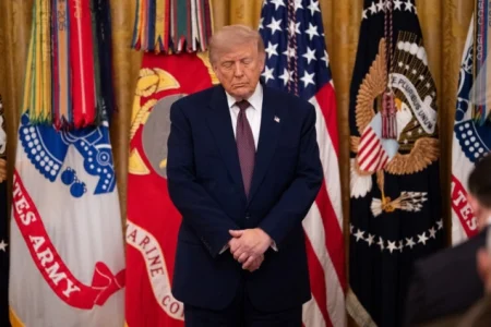 Trump: SAD kao Anđeo čuvar regije razmatra naplatu prolaza kroz Hormuški moreuz Trump: SAD kao Anđeo čuvar regije razmatra naplatu prolaza kroz Hormuški moreuz