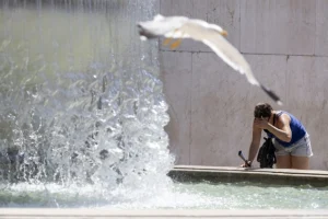 Evropa pod toplotnim udarom: Rekordne temperature, crvena upozorenja i smrtni slučajevi tokom ekstremnog toplotnog vala