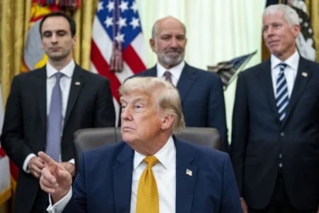 Trump odgodio potpisivanje zakona o stanovanju dok Kongres ne usvoji SAVE America Act