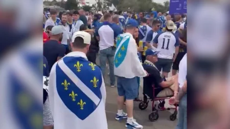 Sve je u znaku Zmajeva: Bh. navijači okupljaju se ispred stadiona u Los Angelesu Sve je u znaku Zmajeva: Bh. navijači okupljaju se ispred stadiona u Los Angelesu