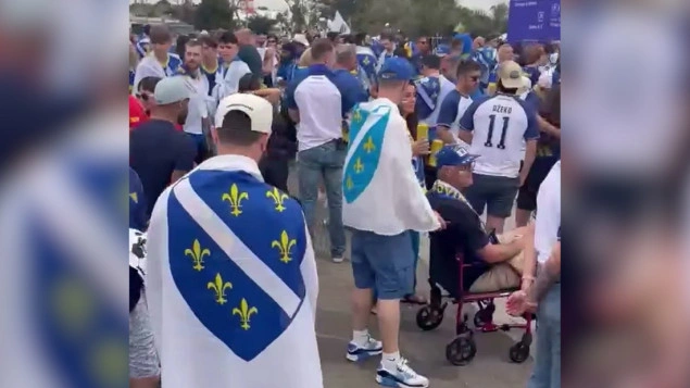 Sve je u znaku Zmajeva: Bh. navijači okupljaju se ispred stadiona u Los Angelesu