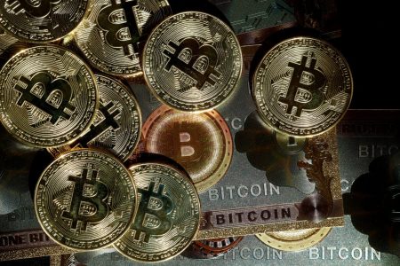Bitcoin pao ispod 70.000 dolara prvi put od aprila