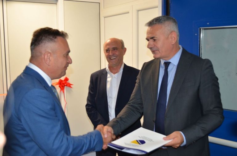 Gradonačelnik Milić otvorio modernizovani hirurški blok u brčanskoj bolnici Gradonačelnik Milić otvorio modernizovani hirurški blok u brčanskoj bolnici