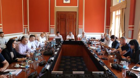 Vlada odobrila jednokratnu novčanu pomoć penzionerima, donacije udruženjima građana i drugo Vlada odobrila jednokratnu novčanu pomoć penzionerima, donacije udruženjima građana i drugo