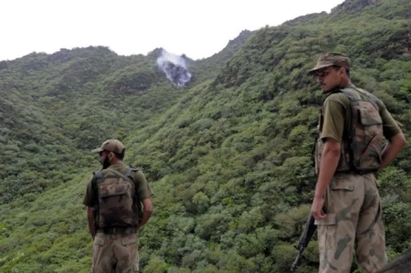 Dva pilota poginula u padu aviona pakistanskog ratnog zrakoplovstva tokom obuke Dva pilota poginula u padu aviona pakistanskog ratnog zrakoplovstva tokom obuke