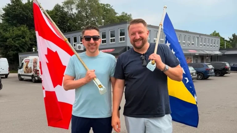 Bh. zastave pored javorovih listova: BBC o tome kako je utakmica postala priča o identitetu, pripadanju i zajedništvu Bh. zastave pored javorovih listova: BBC o tome kako je utakmica postala priča o identitetu, pripadanju i zajedništvu