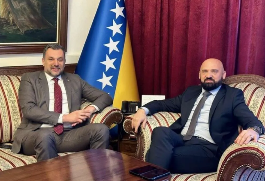 Zašto je Faćo u pritvoru, a Ramo nije: Konakovićev štićenik Isak uhvaćen u krivičnom djelu falsificiranja, hoće li biti istrage?