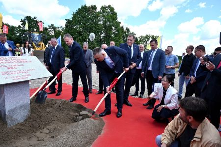 Novi predizborni kamen temeljac Vlade RS-a za izgradnju kineskog autoputa