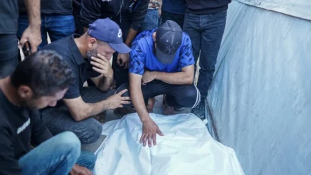 Šest Palestinaca povrijeđeno u izraelskim zračnim udarima širom Pojasa Gaze Šest Palestinaca povrijeđeno u izraelskim zračnim udarima širom Pojasa Gaze