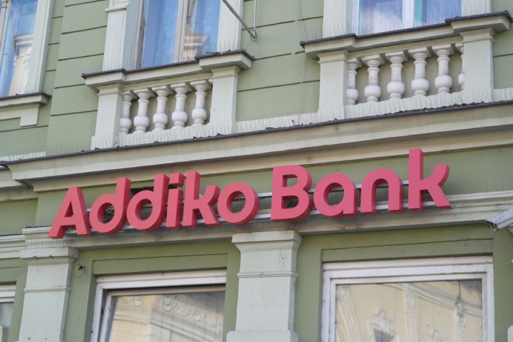 Borba za Addiko u svom finišu: Više od pola dionica u rukama austrijske banke, poznato i šta će biti sa podružnicama u BiH, Srbiji i Crnoj Gori
