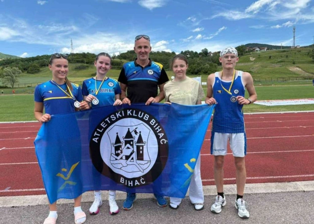 Mladi atletičari AK Bihać među najboljima u državi, osvojene tri srebrne medalje Mladi atletičari AK Bihać među najboljima u državi, osvojene tri srebrne medalje