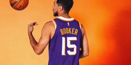 Devin Booker promijenio broj na dresu u čast svog oca