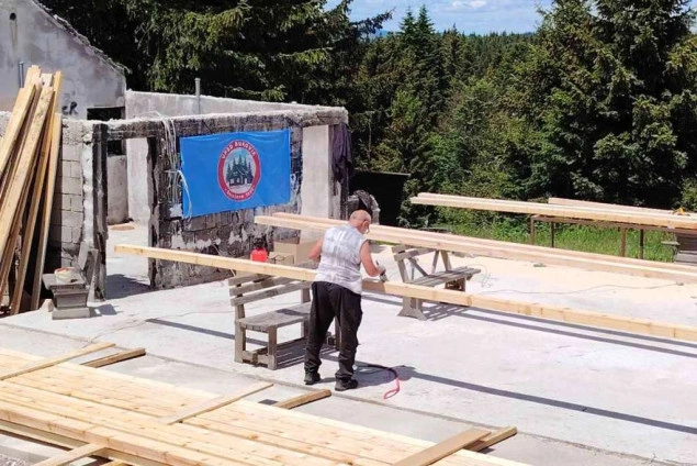 Merdan i Đuliman: Voljom, željom i podrškom prijatelja ponovo ćemo izgraditi dom na Bukoviku Merdan i Đuliman: Voljom, željom i podrškom prijatelja ponovo ćemo izgraditi dom na Bukoviku