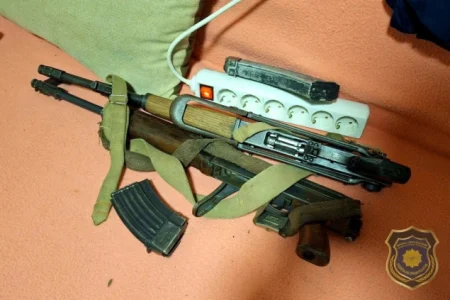 FUP uhapsio četiri osobe iz Sarajeva, pronađene automatske puške, pištolji i droga FUP uhapsio četiri osobe iz Sarajeva, pronađene automatske puške, pištolji i droga