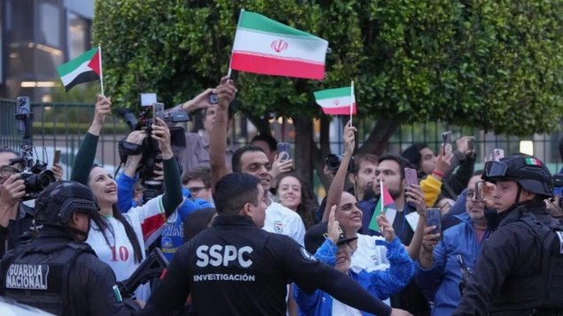 Iran tvrdi da je SAD ukinuo kvotu ulaznica za njegove navijače na SP, poziva FIFA-u na reakciju Iran tvrdi da je SAD ukinuo kvotu ulaznica za njegove navijače na SP, poziva FIFA-u na reakciju