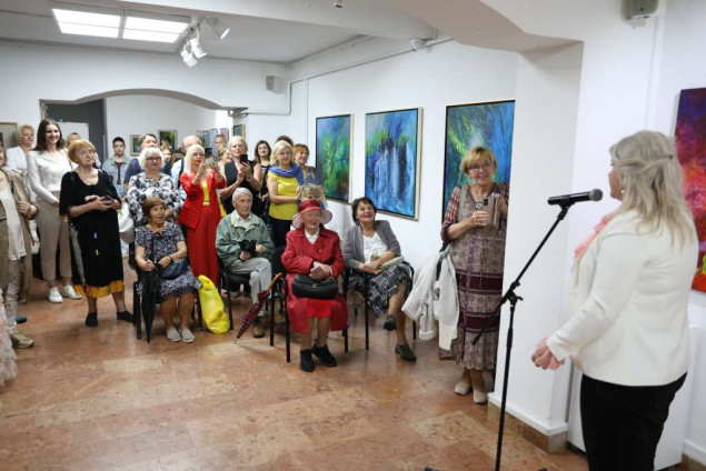 Hiba Mustafić izložbom Flumen u Galeriji Mak predstavila tokove prirode, boje i emocija Hiba Mustafić izložbom Flumen u Galeriji Mak predstavila tokove prirode, boje i emocija