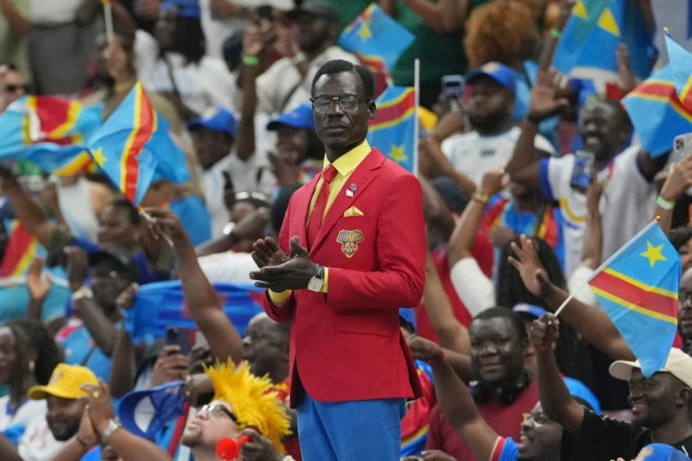 Čuveni navijač Lumumba Vea pratio utakmicu Konga na Svjetskom prvenstvu Čuveni navijač Lumumba Vea pratio utakmicu Konga na Svjetskom prvenstvu