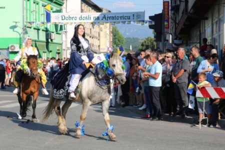 Dani Ajvatovice – Svečani defile konjanika kroz Donji Vakuf