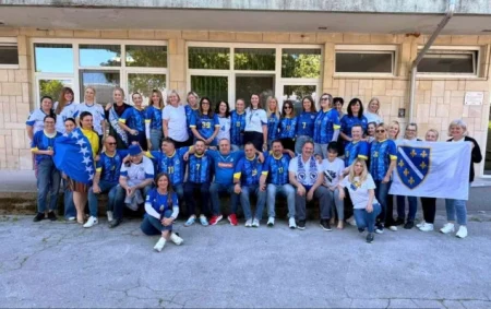 Uposlenici Kantonalne bolnice u Bihaću u dresovima Zmajeva poslali podršku reprezentaciji BiH