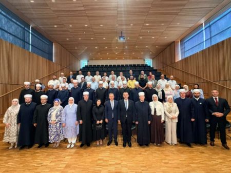 Nevzet-ef. Porić ponovo izabran za predsjednika Mešihata Islamske zajednice u Sloveniji Nevzet-ef. Porić ponovo izabran za predsjednika Mešihata Islamske zajednice u Sloveniji