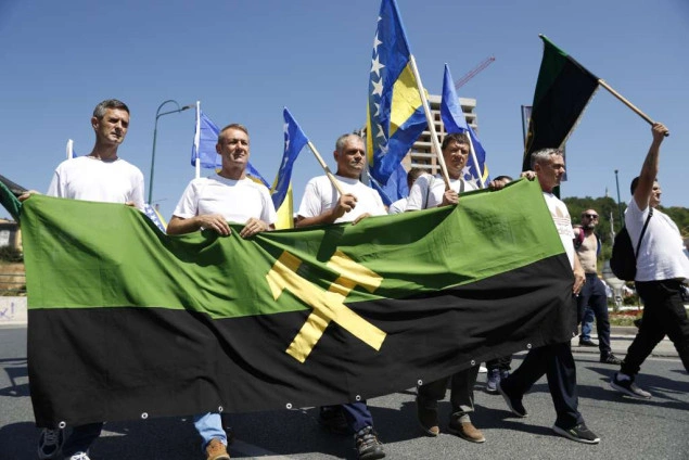 Nakon zeničkih komorata, zbog kašnjenja plaće i druga smjena RMU Kakanj stupila u radnički neposluh