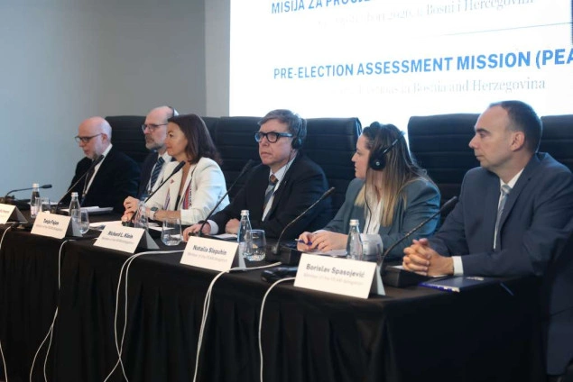 NDI upozorava: Manjak vremena, nedostatak informacija i izazovi s tehnologijom pred izbore u BiH NDI upozorava: Manjak vremena, nedostatak informacija i izazovi s tehnologijom pred izbore u BiH