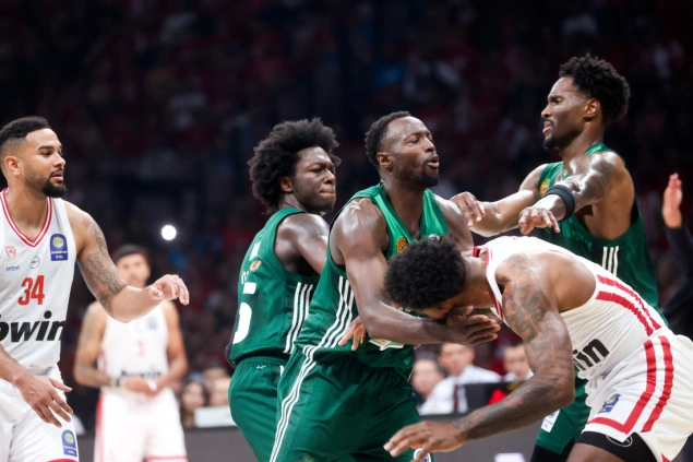 Olympiacos po 16. put šampion Grčke u košarci Olympiacos po 16. put šampion Grčke u košarci
