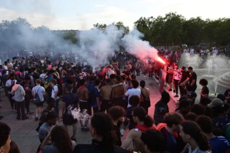 Tri osobe poginule u neredima tokom proslave PSG-ove pobjede u Francuskoj Tri osobe poginule u neredima tokom proslave PSG-ove pobjede u Francuskoj