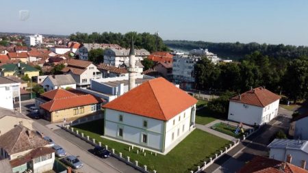 Obnovljena Azizija džamija u Orašju ponovo zasjala u punom sjaju