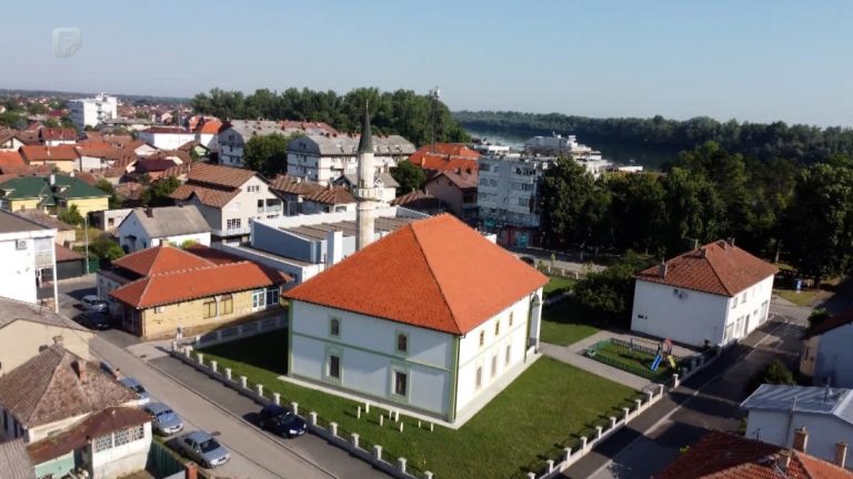 Obnovljena Azizija džamija u Orašju ponovo zasjala u punom sjaju