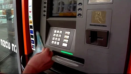 Finansijski sektor upozorava: Transakcije će biti usporene, ispaštat će svi građani Finansijski sektor upozorava: Transakcije će biti usporene, ispaštat će svi građani