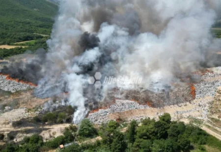 Požar na mostarskoj deponiji: U gašenje uključen Air Tractor, vatra zahvatila i radne mašine Požar na mostarskoj deponiji: U gašenje uključen Air Tractor, vatra zahvatila i radne mašine