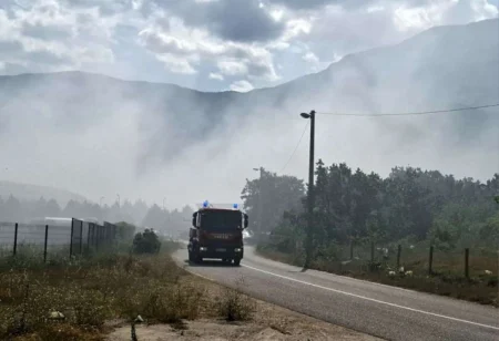 Požar kod deponija Uborak uspješno lokaliziran i stavljen pod kontrolu