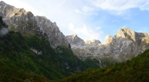 Državljanka Srbije smrtno stradala tijekom planinarenja na Prokletijama
