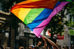 Rusija izrekla prve zatvorske kazne zbog zabrane LGBT pokreta