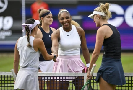 Serena Williams i Karolina Muchova eliminisane u prvom kolu doubla na turniru u Berlinu